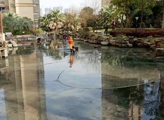 临澧景观池淤泥清理